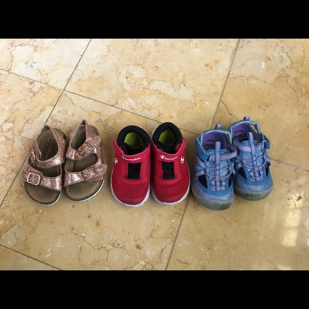 Bundle of toddler girls shoes - size 5
